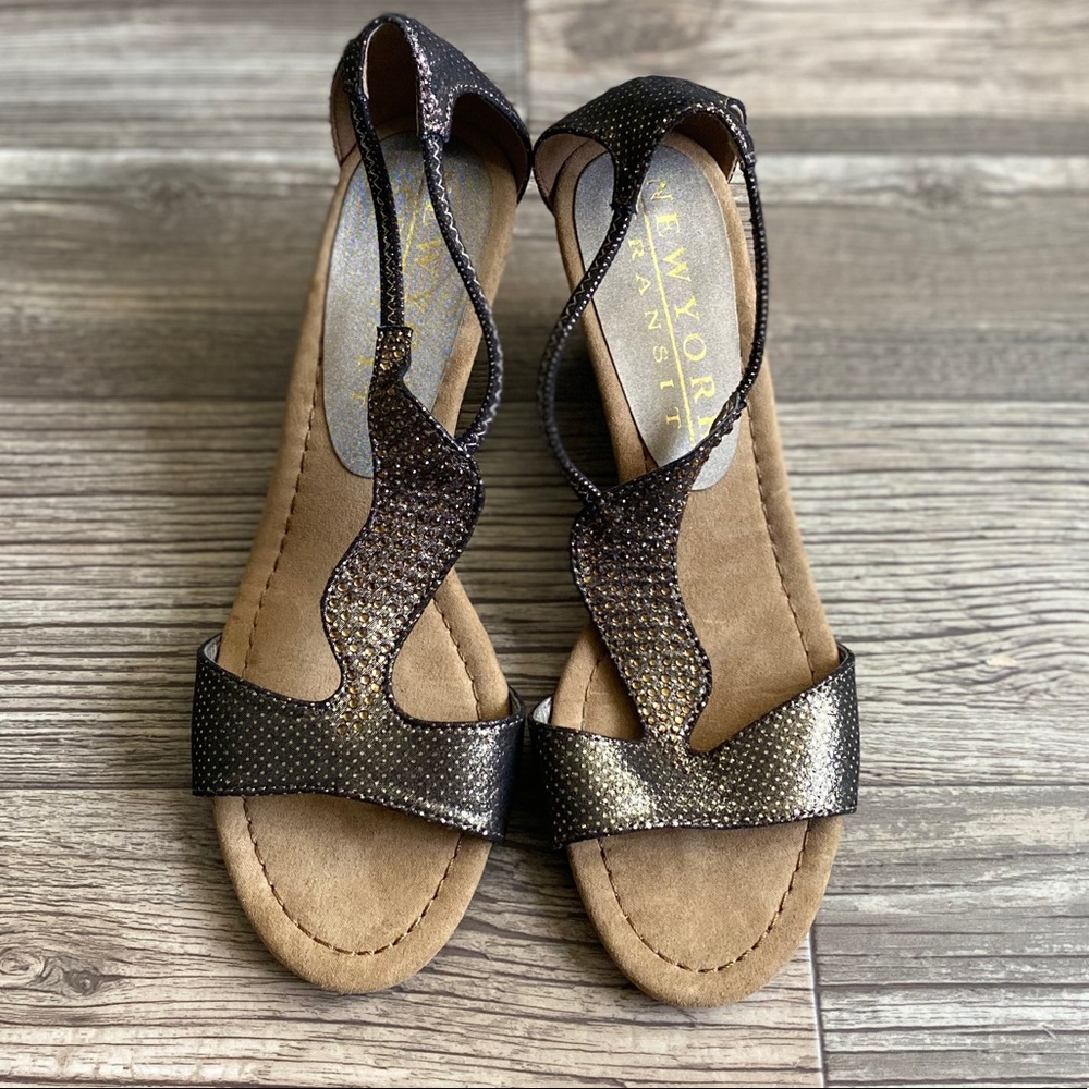 NWOT New York Transit Gold Wedges